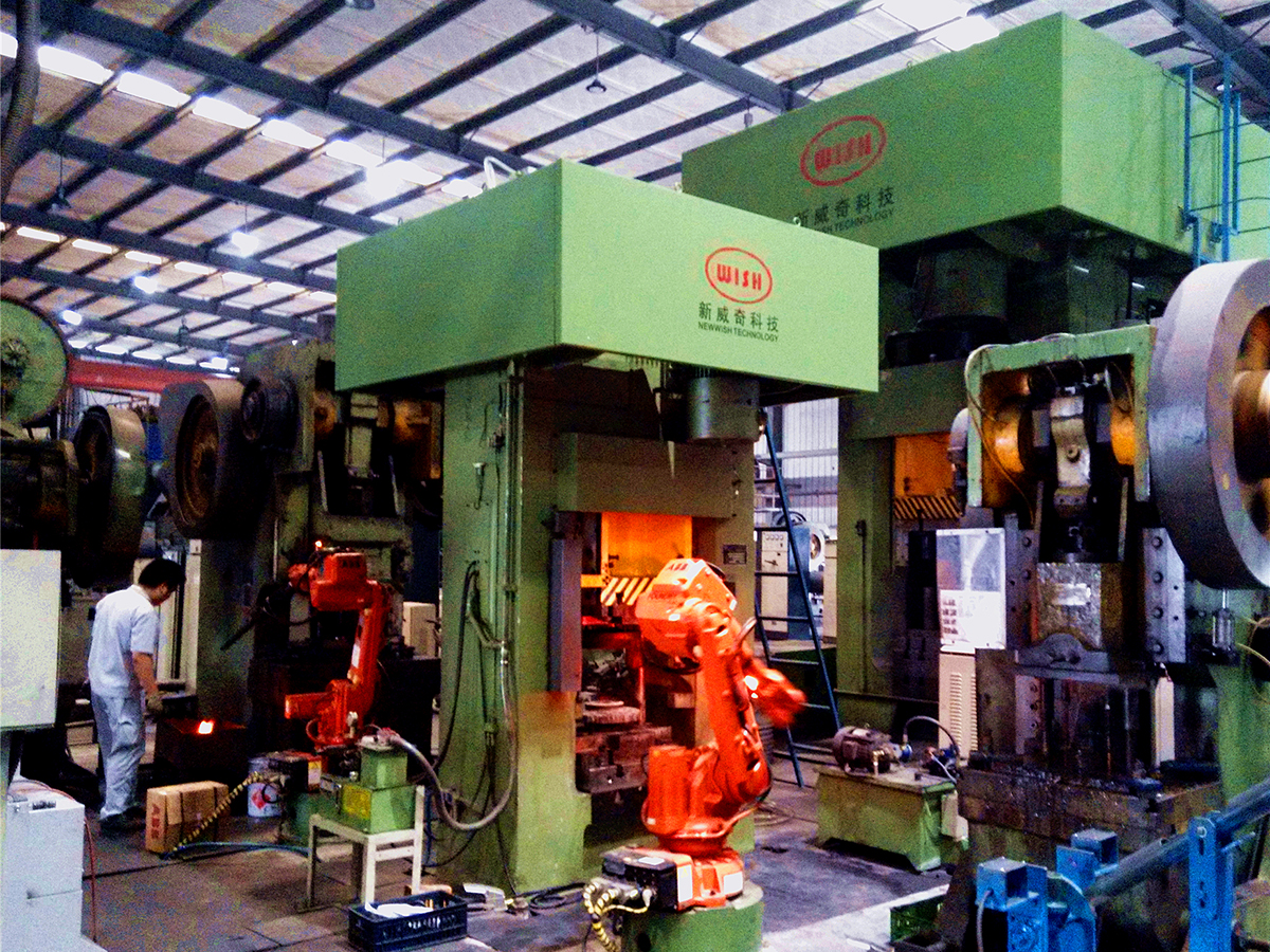 Primary active gear automatic line site