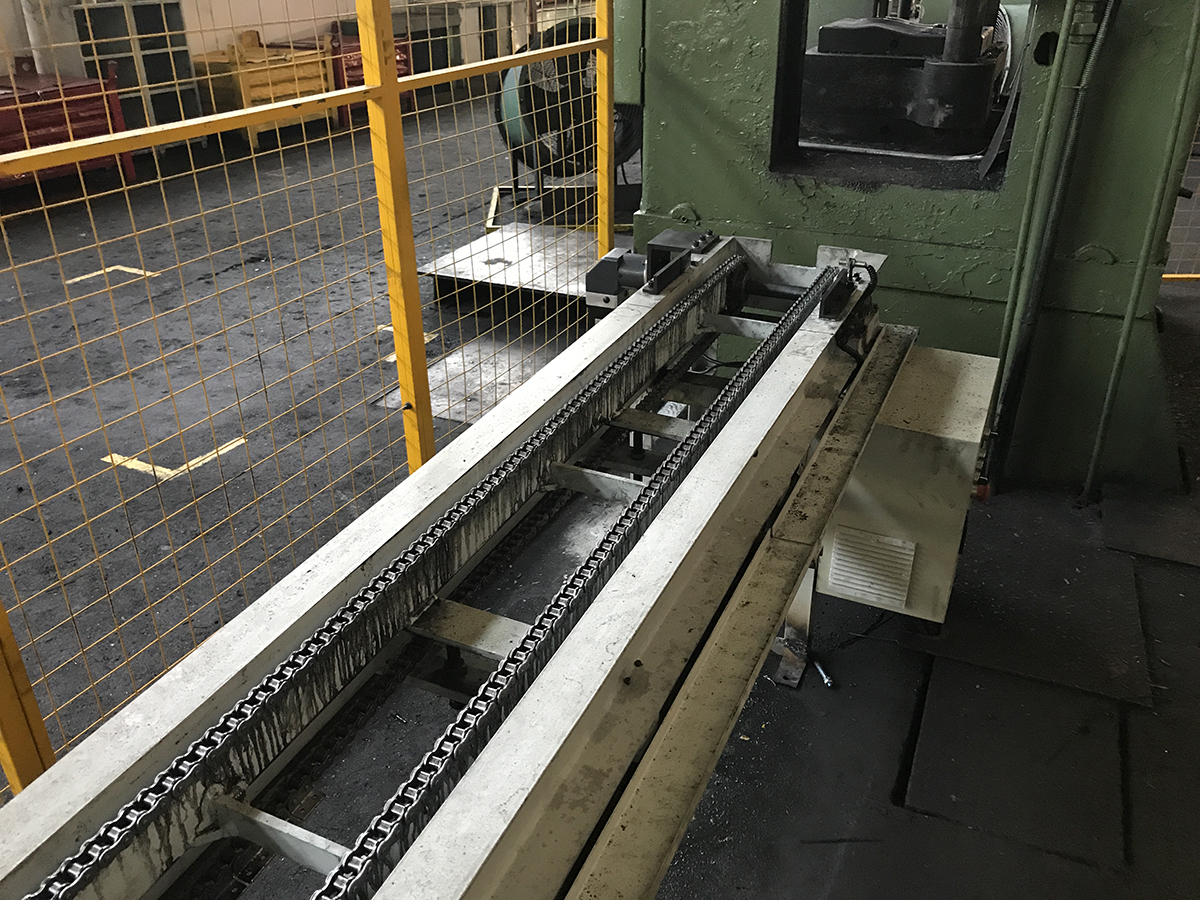 Non - standard conveyor chain